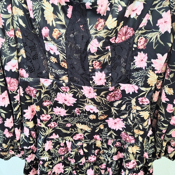 Forever 21 Black and Pink Floral Top - Picture 2 of 4